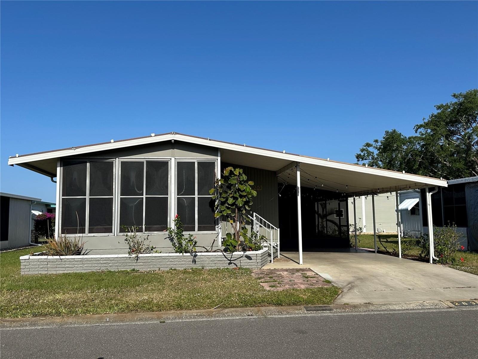 283 Apricot St Property Photo 1