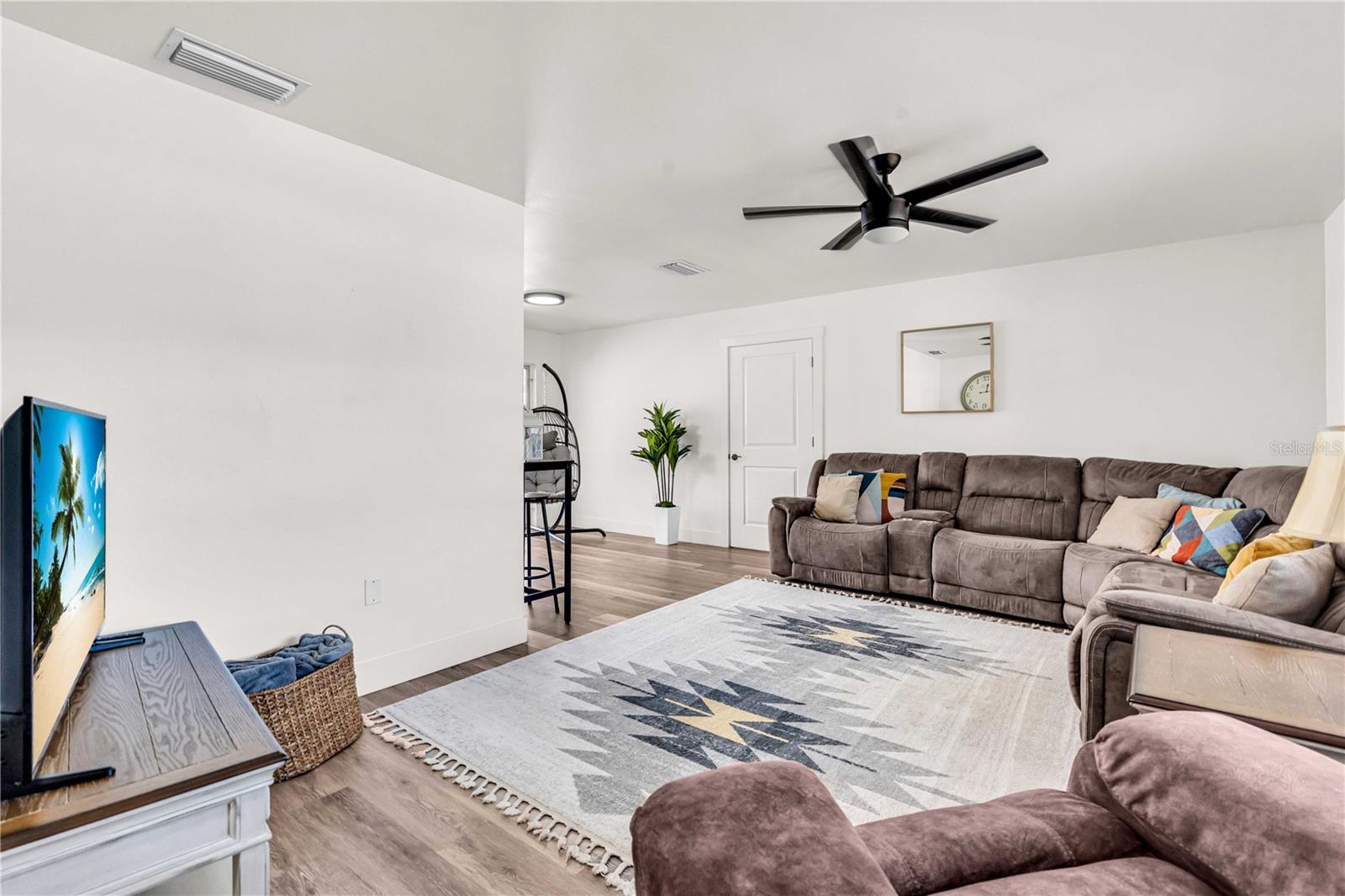 4610 Ardale St Property Photo 6