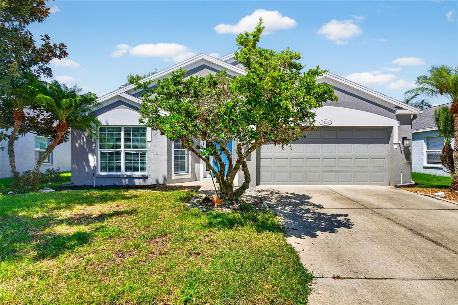 4623 Sanibel Way Property Photo 1
