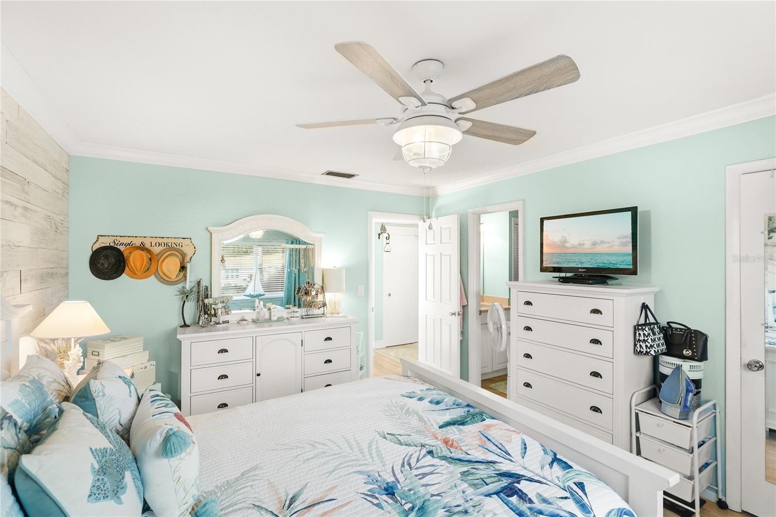 2740 Riverbluff Pkwy #v107 Property Photo 19