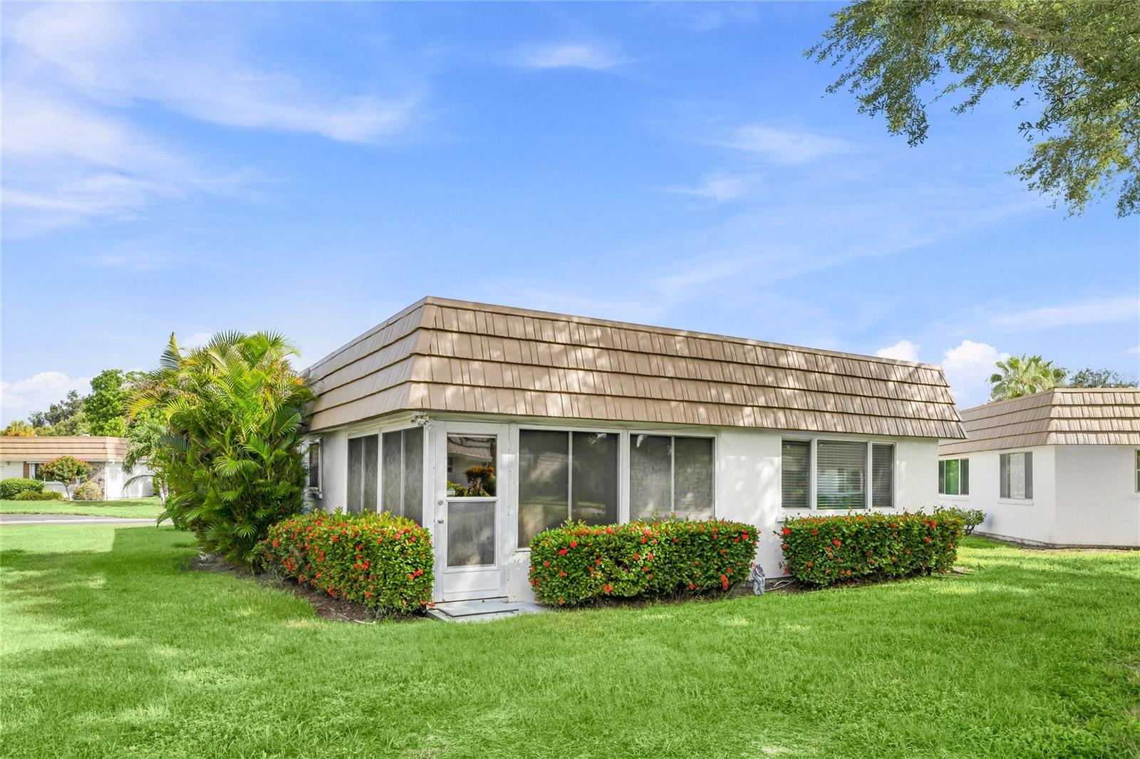 2740 Riverbluff Pkwy #v107 Property Photo 22