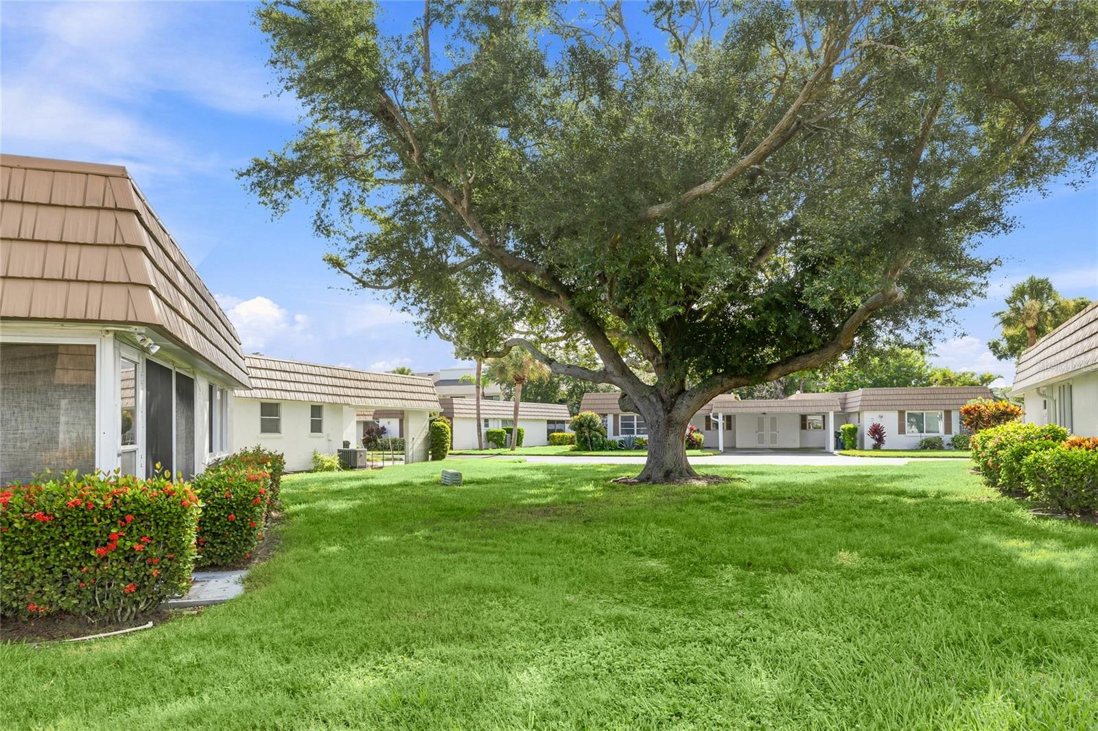2740 Riverbluff Pkwy #v107 Property Photo 23