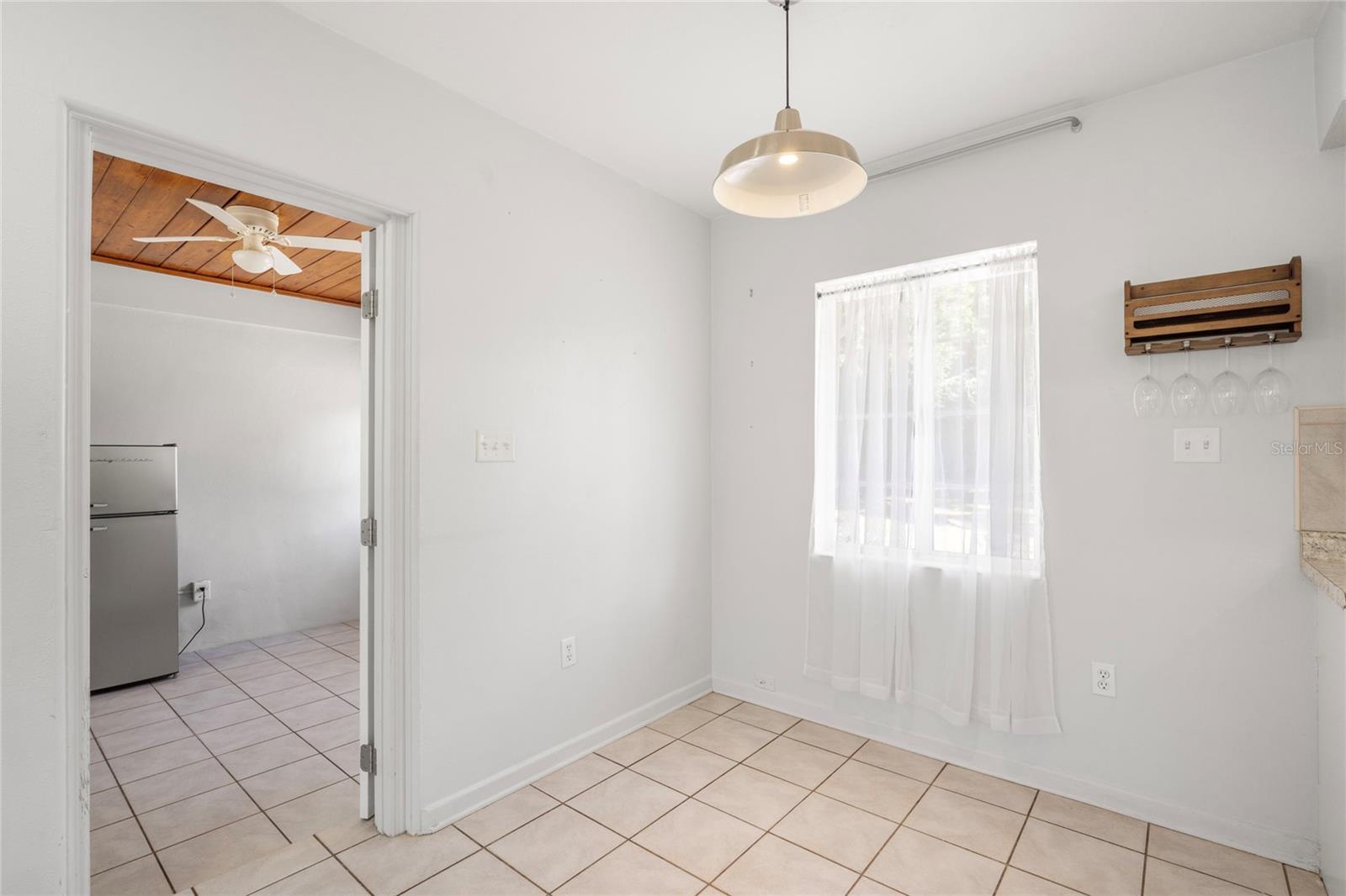 839 42nd St Property Photo 13
