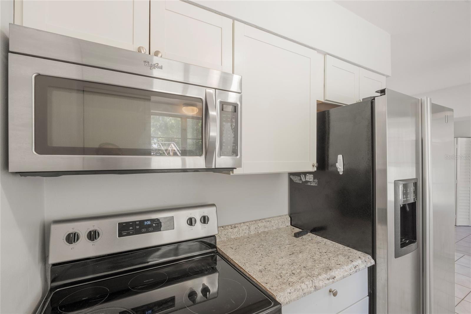 839 42nd St Property Photo 17