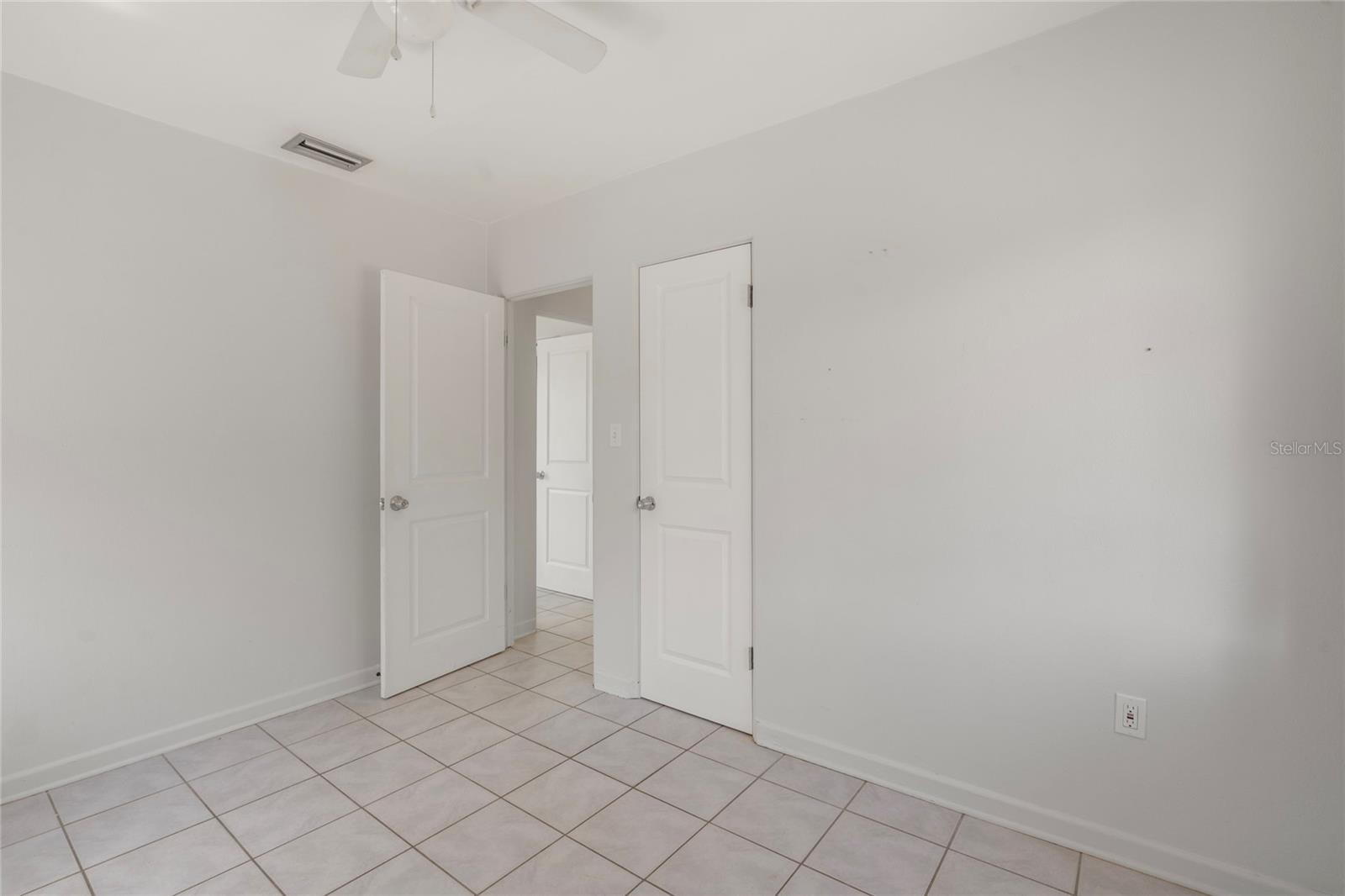 839 42nd St Property Photo 25