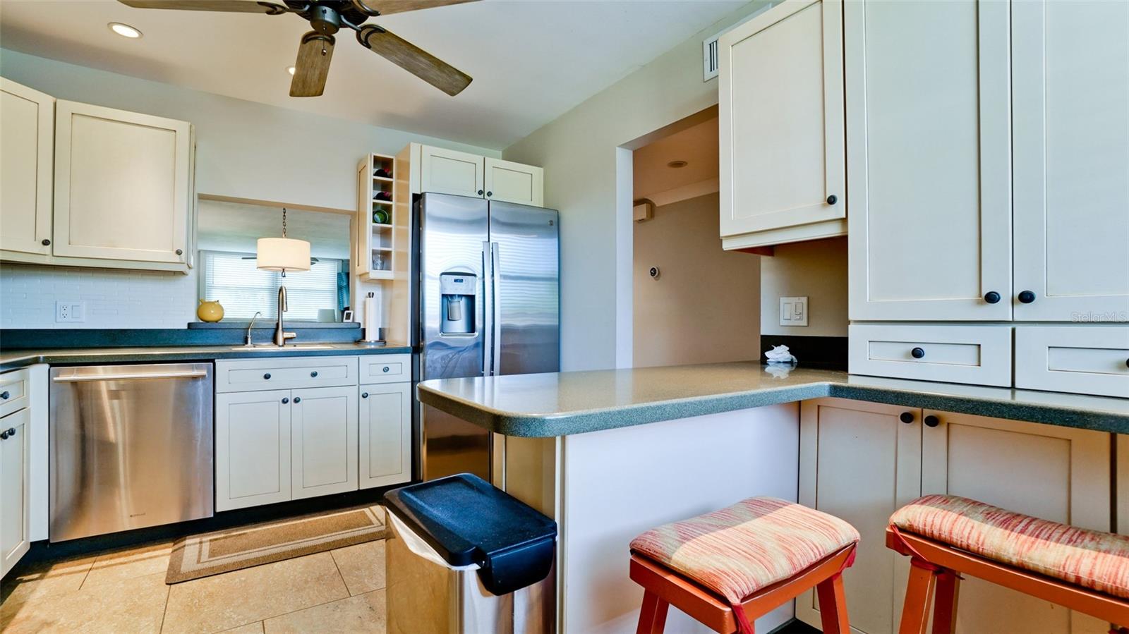 401 Palm Tree Dr #n/a Property Photo 8