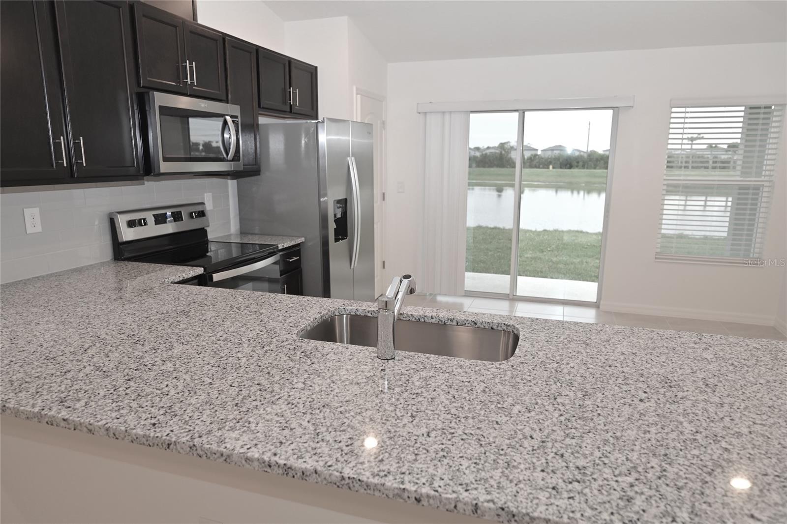 9532 Sandy Bluffs Circle Property Photo 4