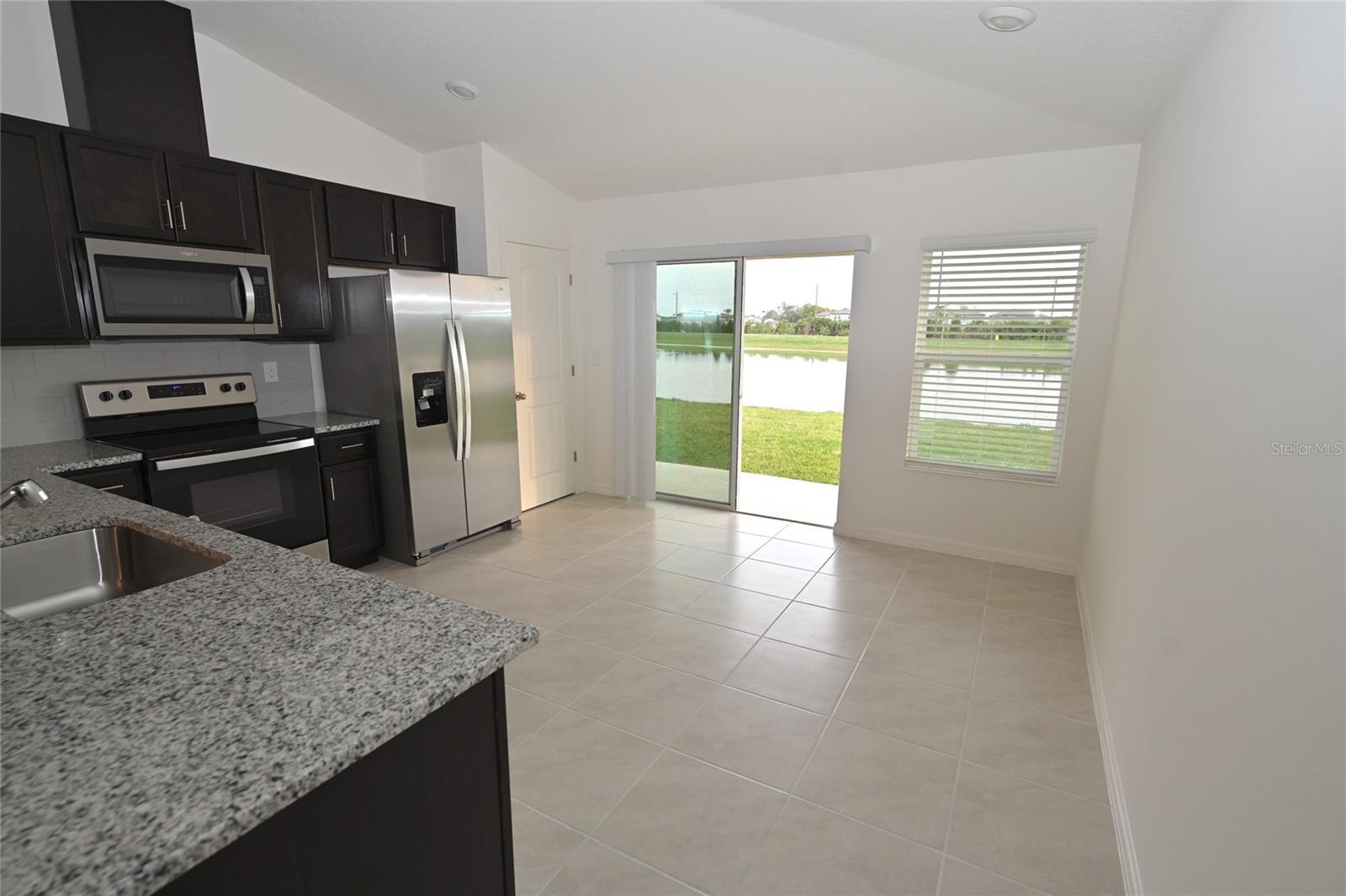 9532 Sandy Bluffs Circle Property Photo 7