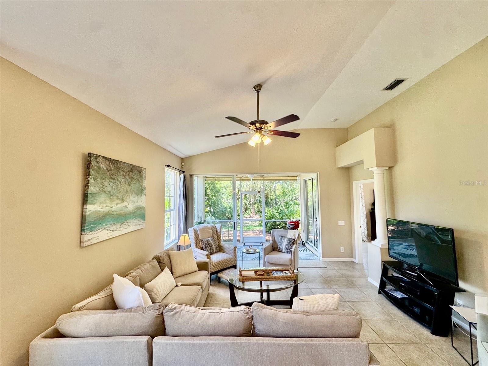 7330 Kensington Ct Property Photo 3
