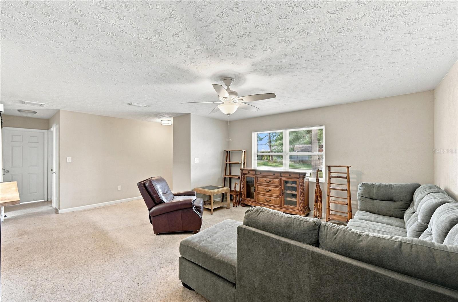 2618 Lakeshore Cir Property Photo 6