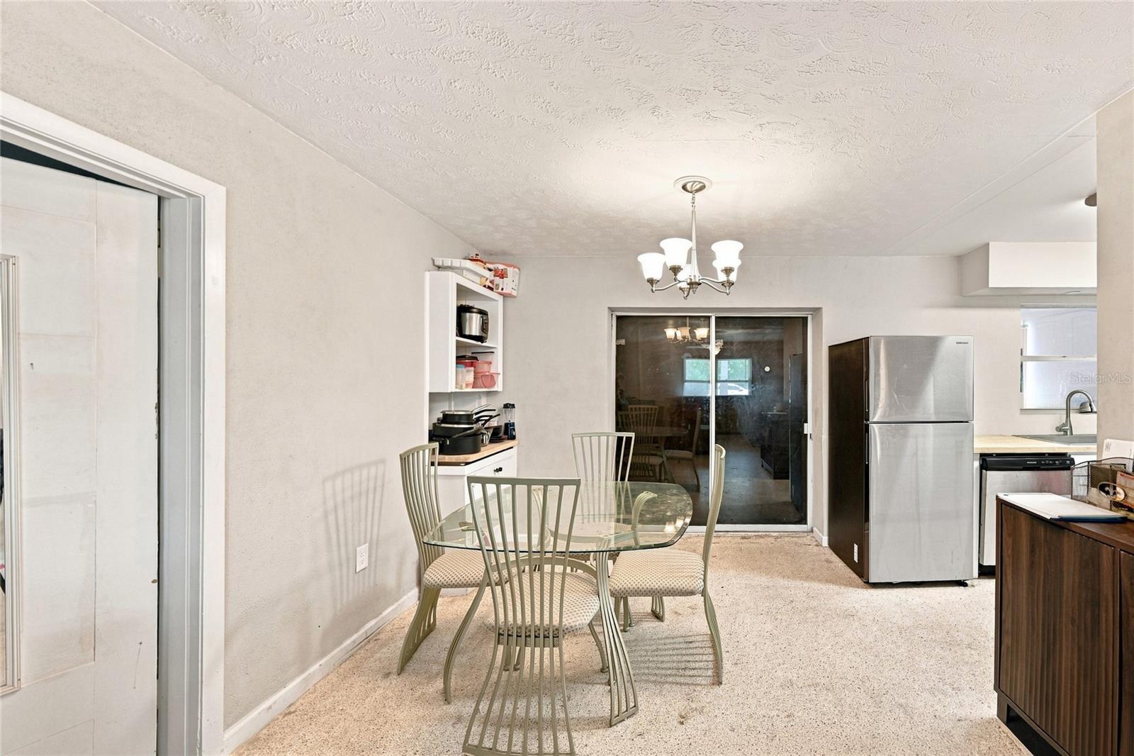 2618 Lakeshore Cir Property Photo 11