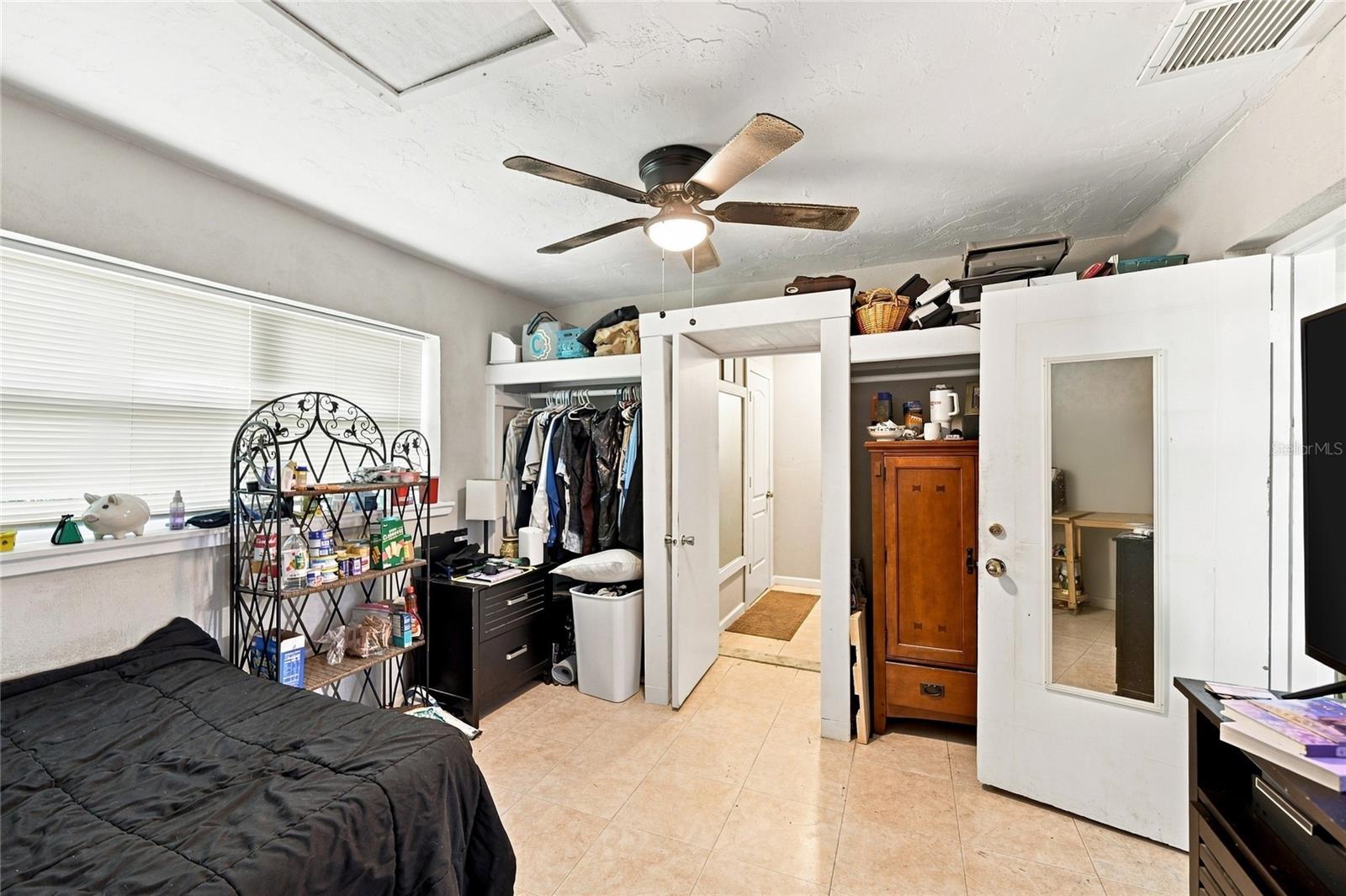 2618 Lakeshore Cir Property Photo 13