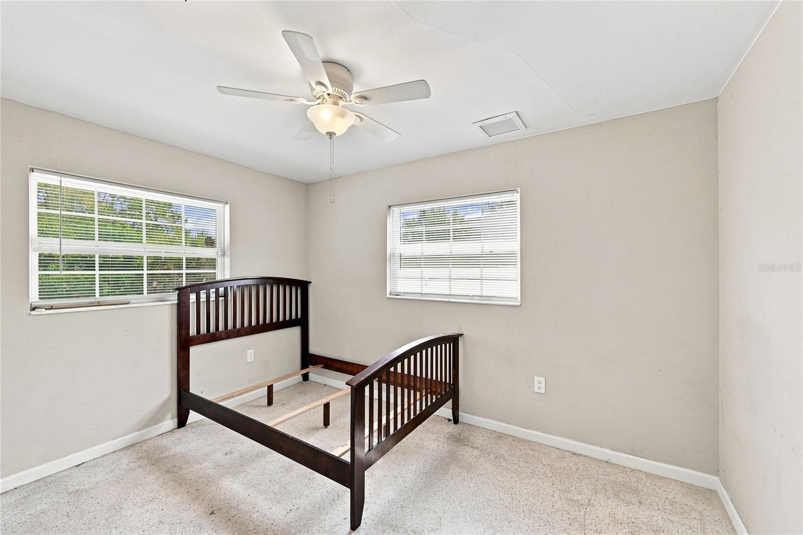 2618 Lakeshore Cir Property Photo 16