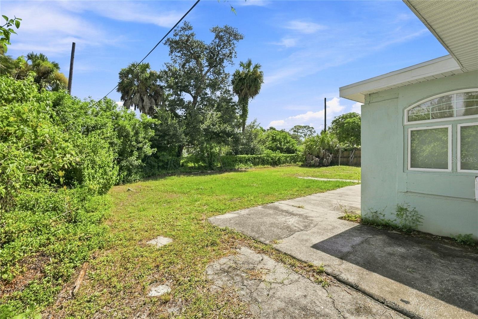 2618 Lakeshore Cir Property Photo 22