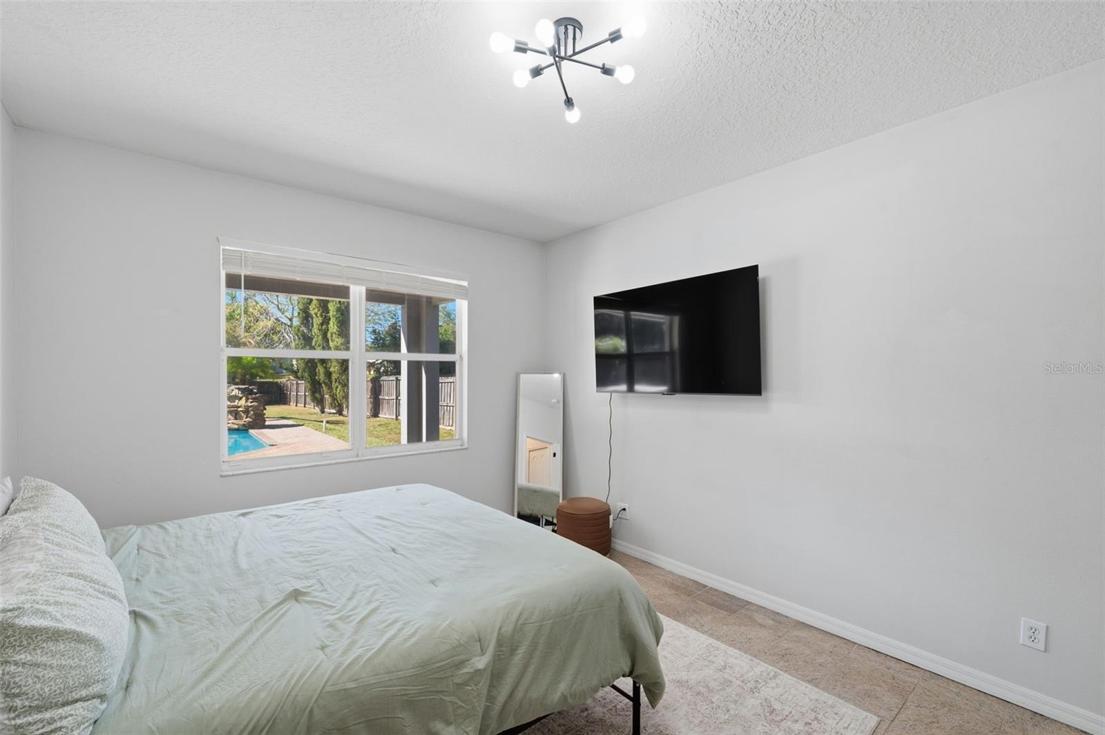 1542 Mccrea Dr Property Photo 35