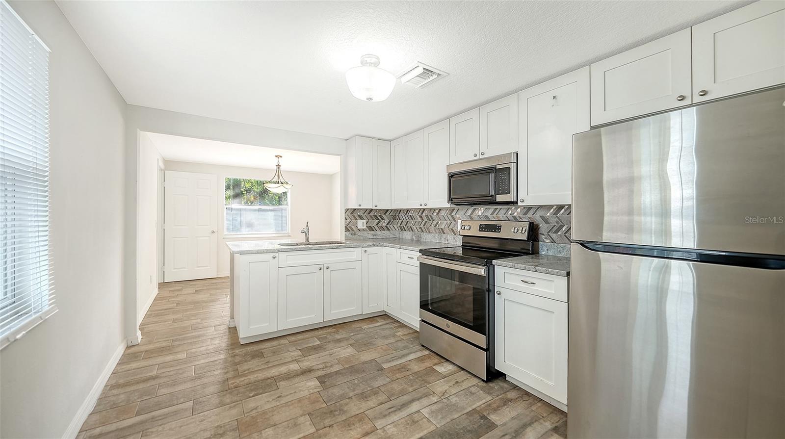 5617 6th Street Ct E #a & B Property Photo 7