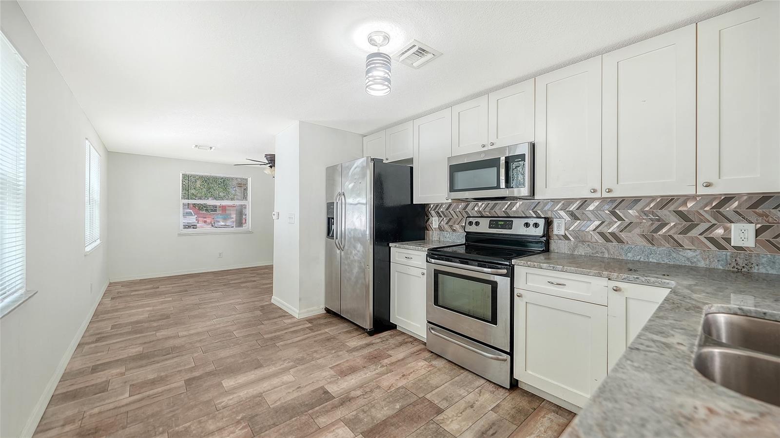 5617 6th Street Ct E #a & B Property Photo 27