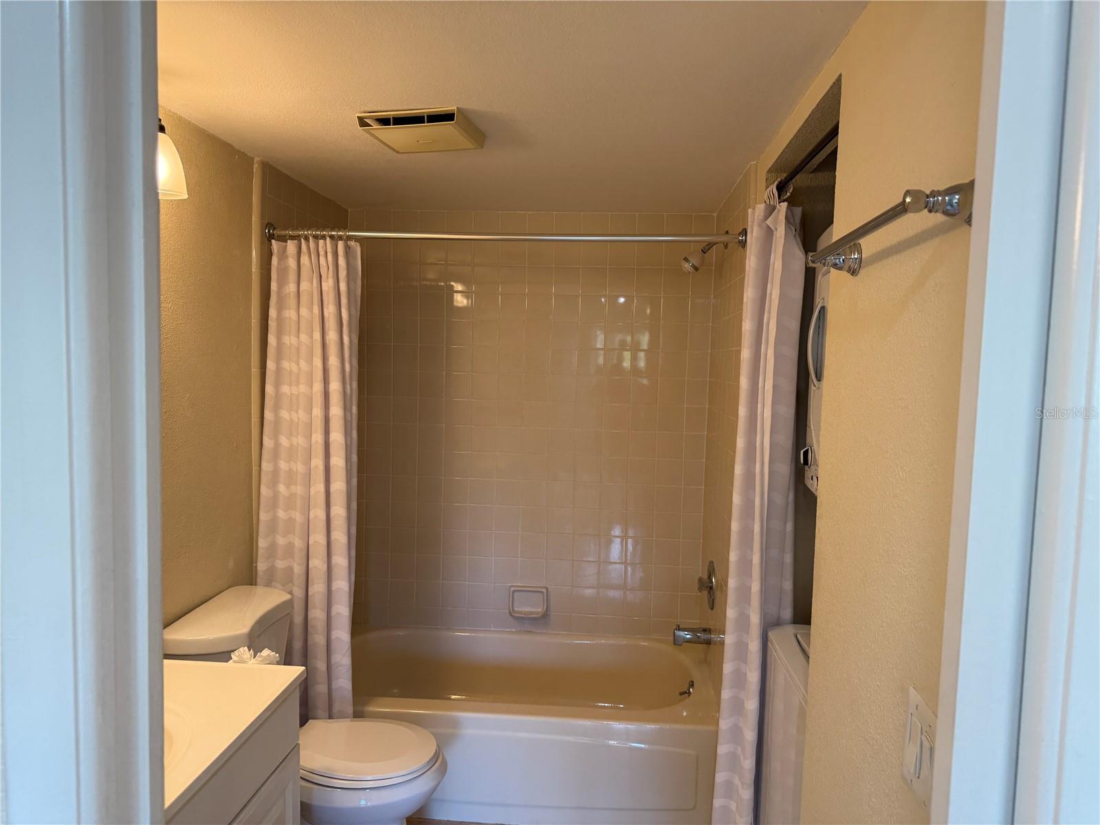 5697 Ashton Lake Dr #6 Property Photo 20