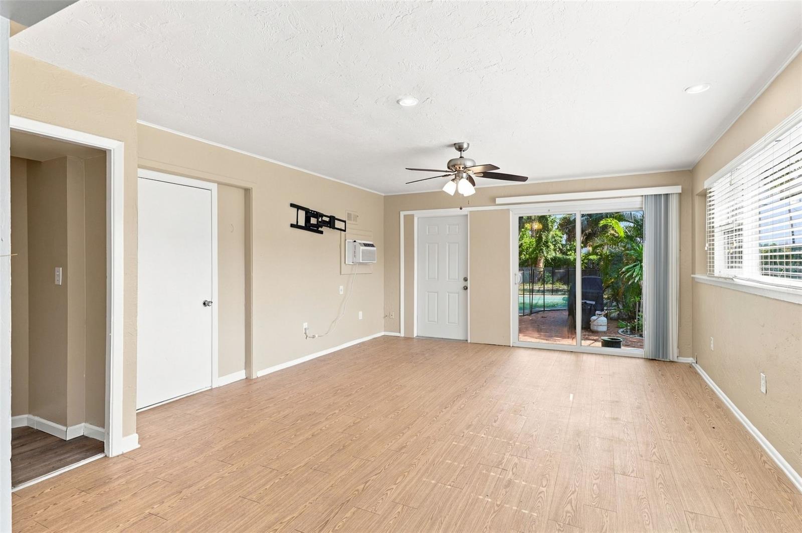 1003 Patterson Dr Property Photo 15