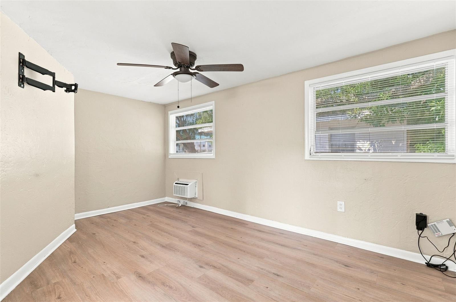 1003 Patterson Dr Property Photo 17
