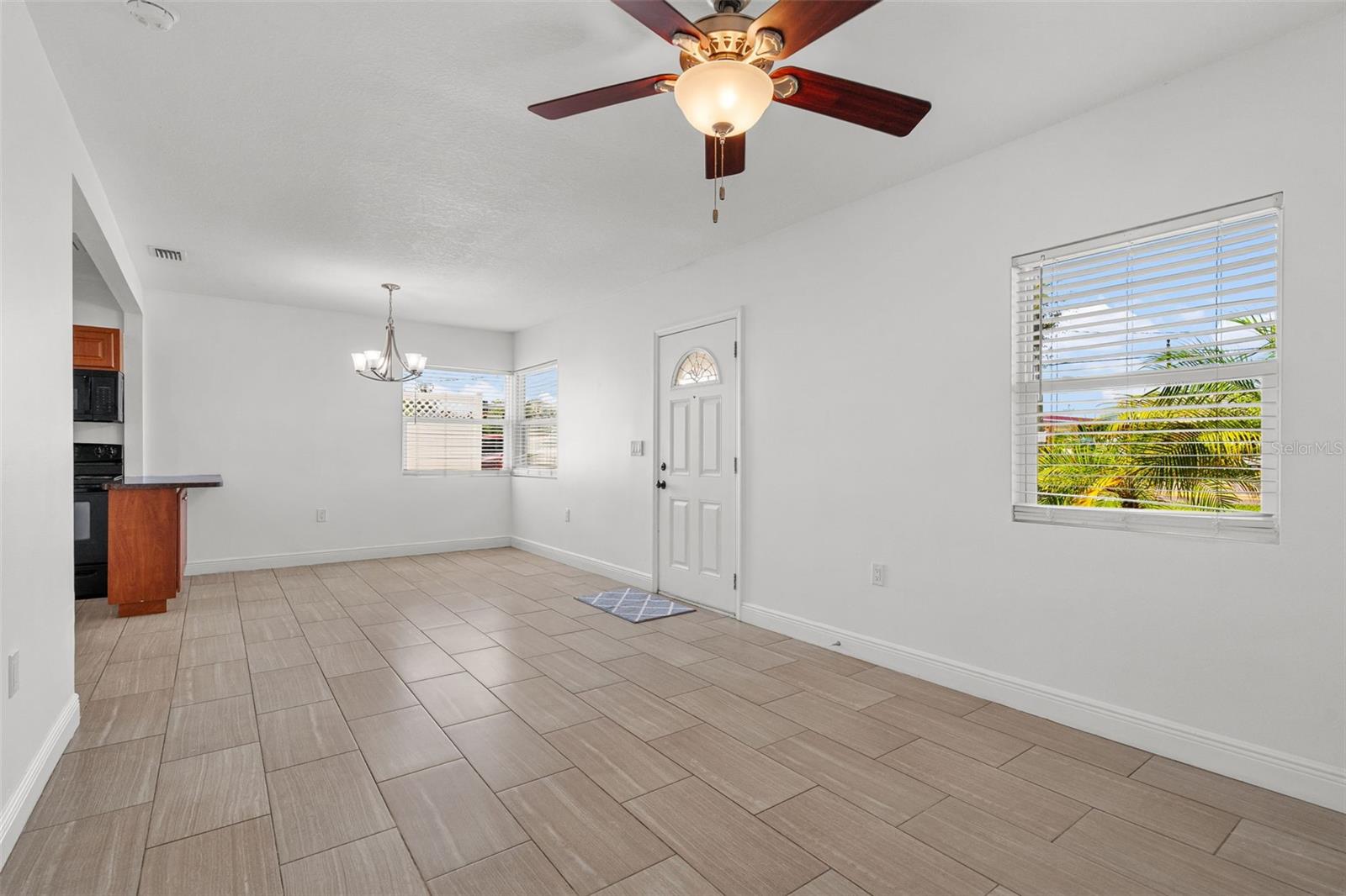 1026 36th Ave E Property Photo 5