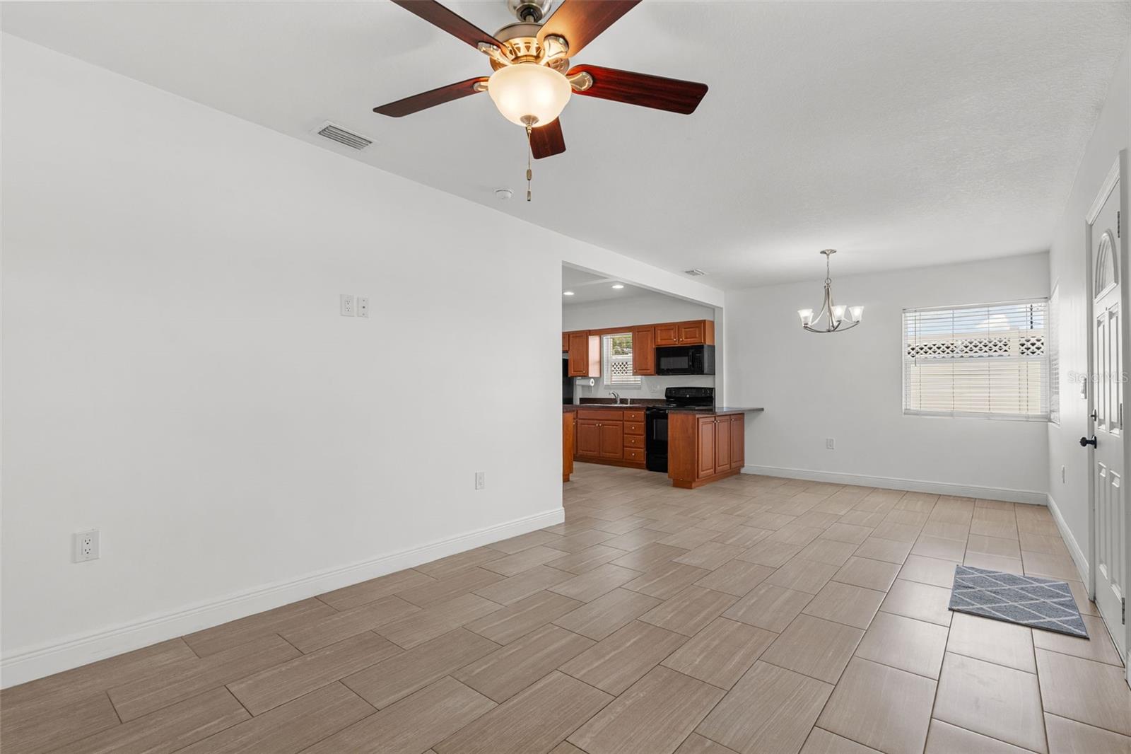 1026 36th Ave E Property Photo 6