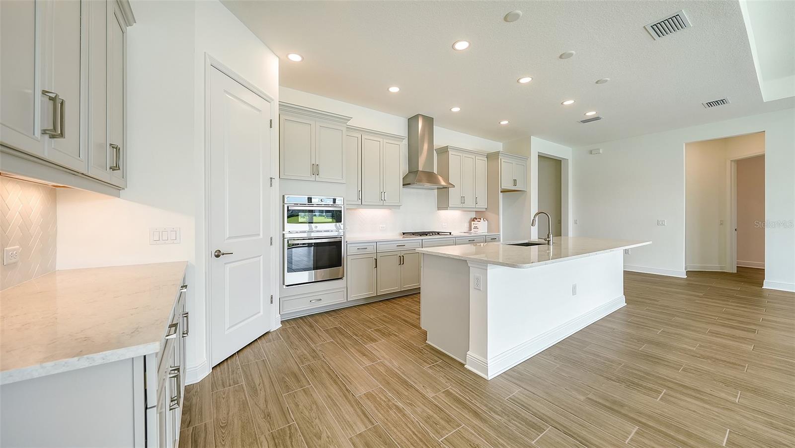 4420 Water Landing Way Property Photo 6