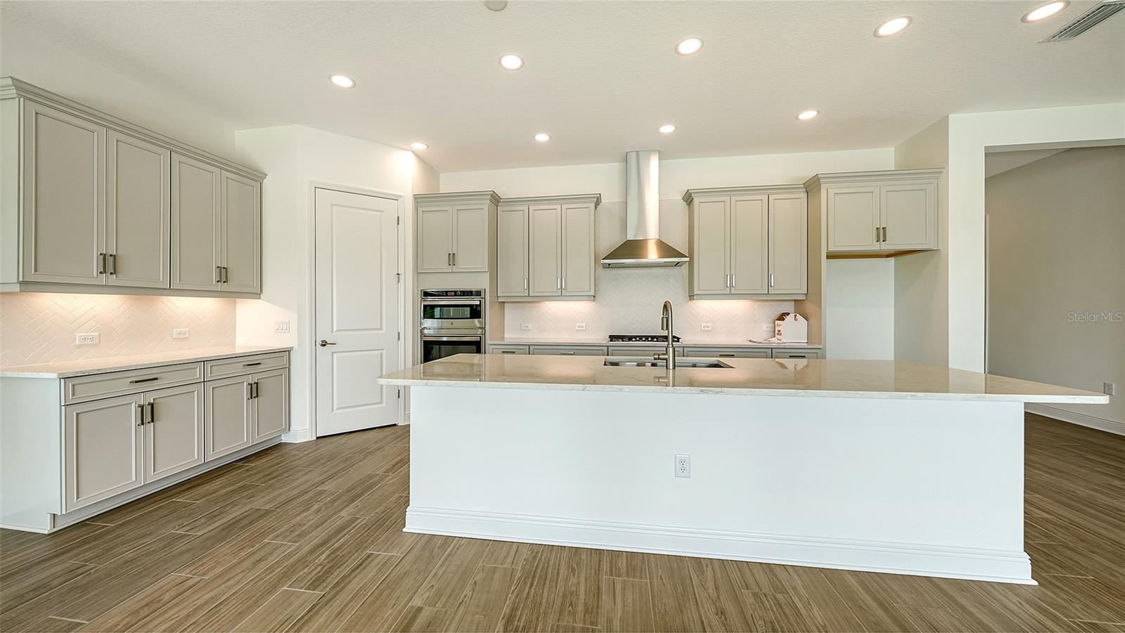 4420 Water Landing Way Property Photo 10