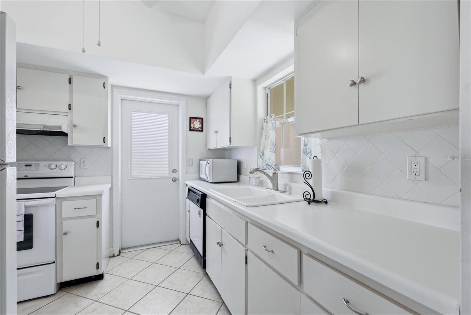 5887 Tidewood Ave #2 Property Photo 15