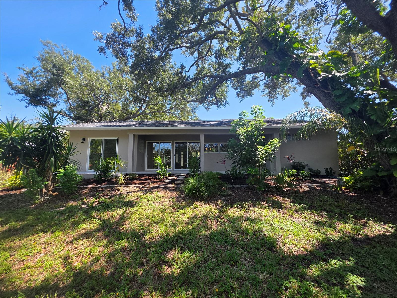7708 Nw 9th Ave Dr Property Photo 2