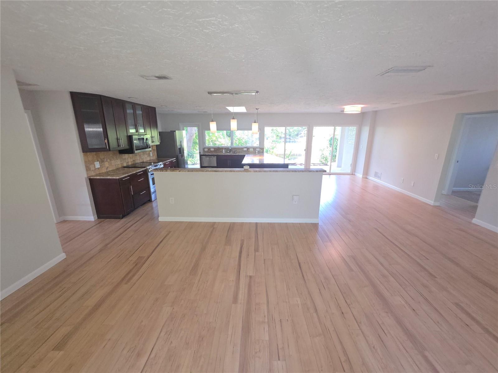 7708 Nw 9th Ave Dr Property Photo 6