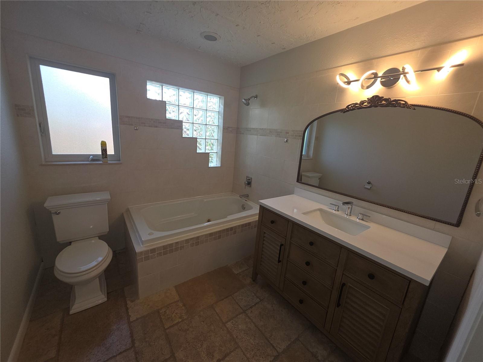 7708 Nw 9th Ave Dr Property Photo 15