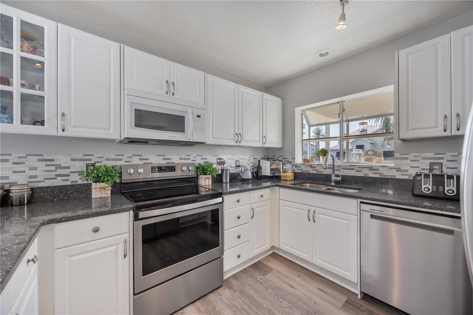 13951 Harbor View Dr Property Photo 14