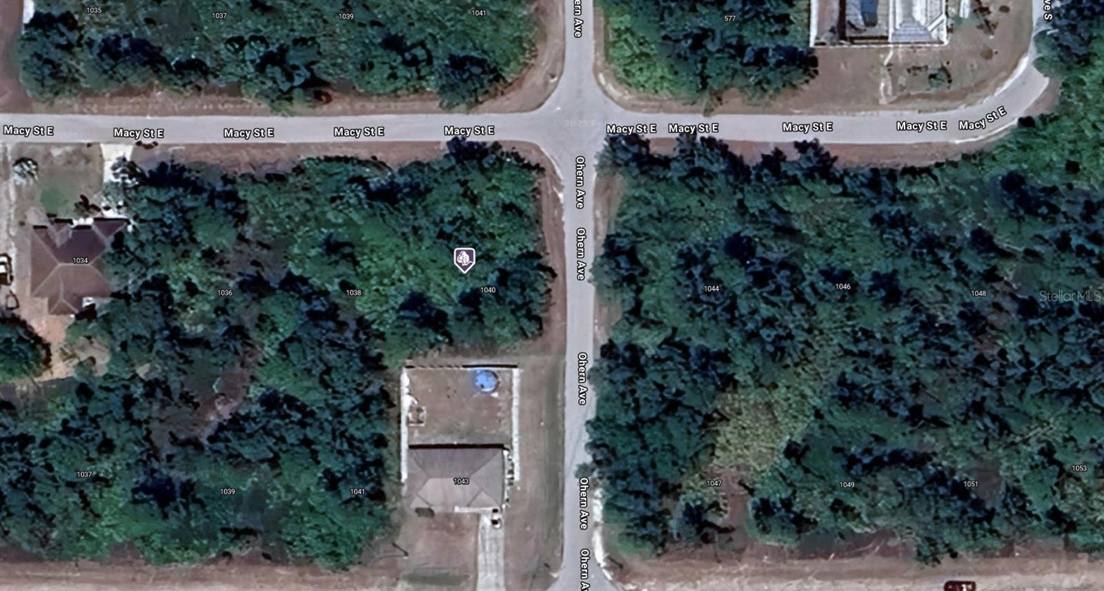 1040 MACY ST E Property Photo 1
