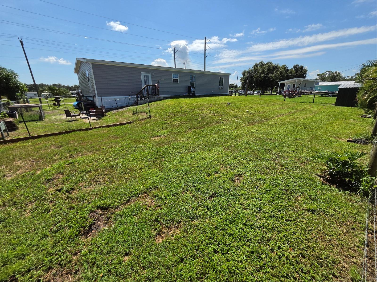 1837 Blossom Ct Property Photo 3