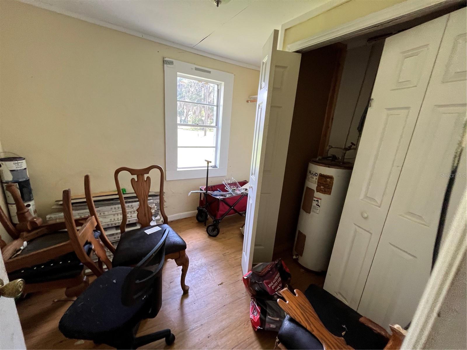 852 Shirley St Property Photo 16