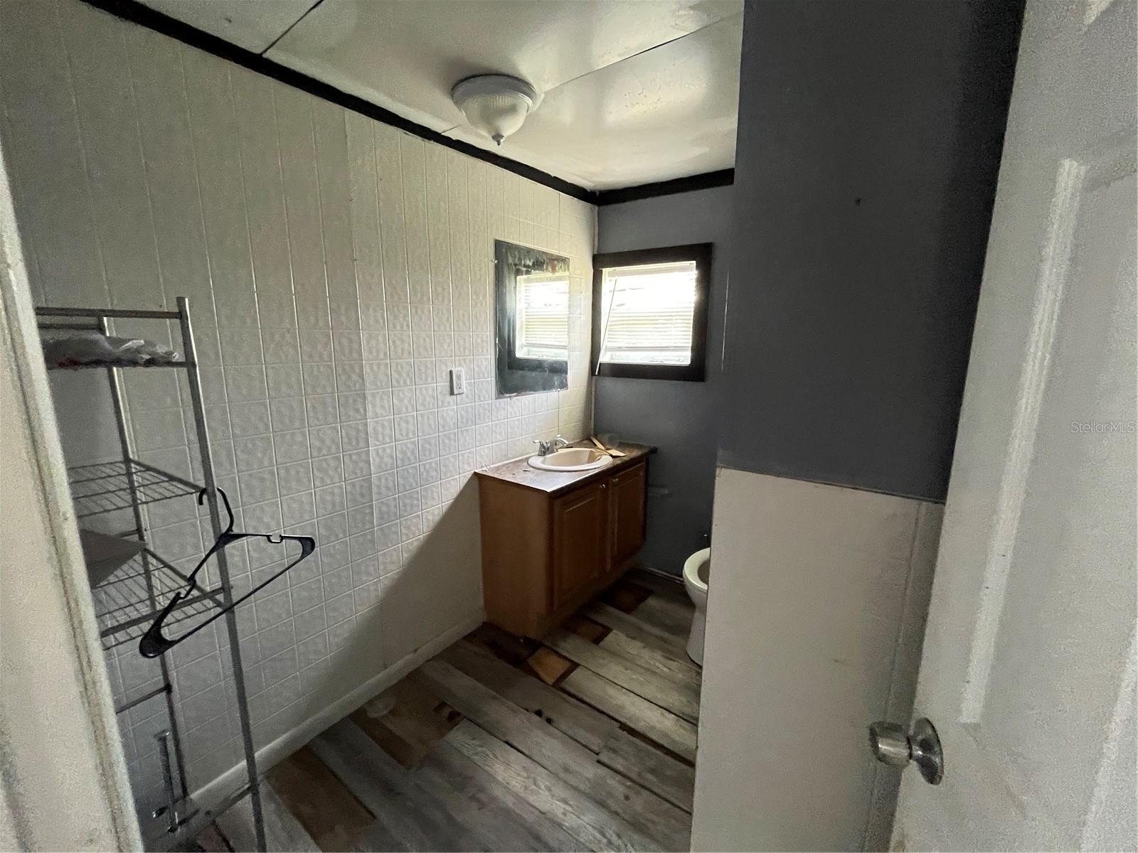852 Shirley St Property Photo 20