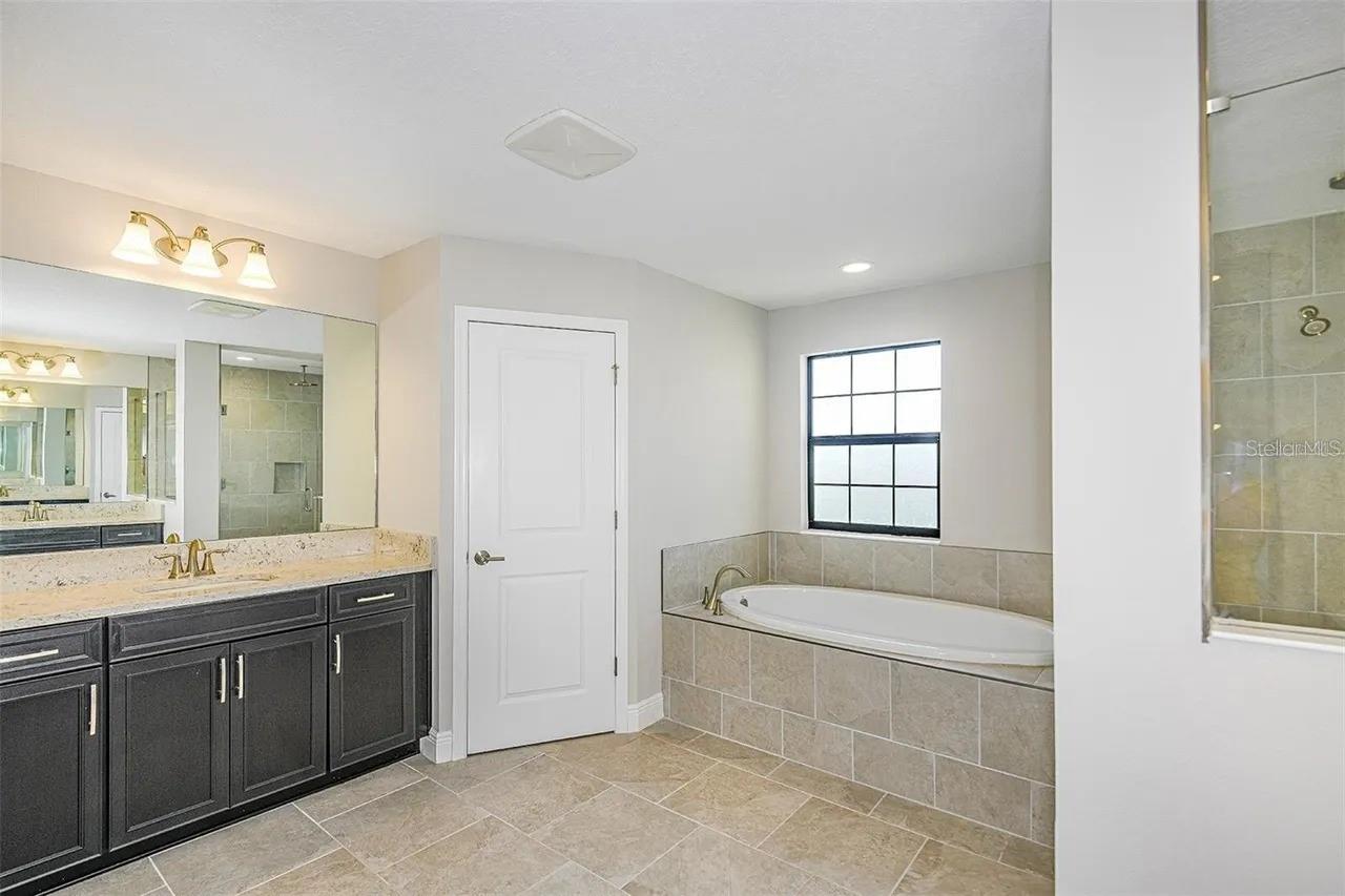 12736 Bergstrom Bay Dr Property Photo 9