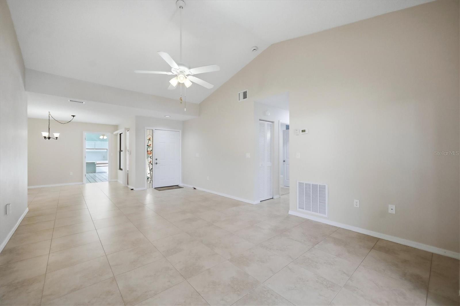 214 Southampton Dr #327 Property Photo 4