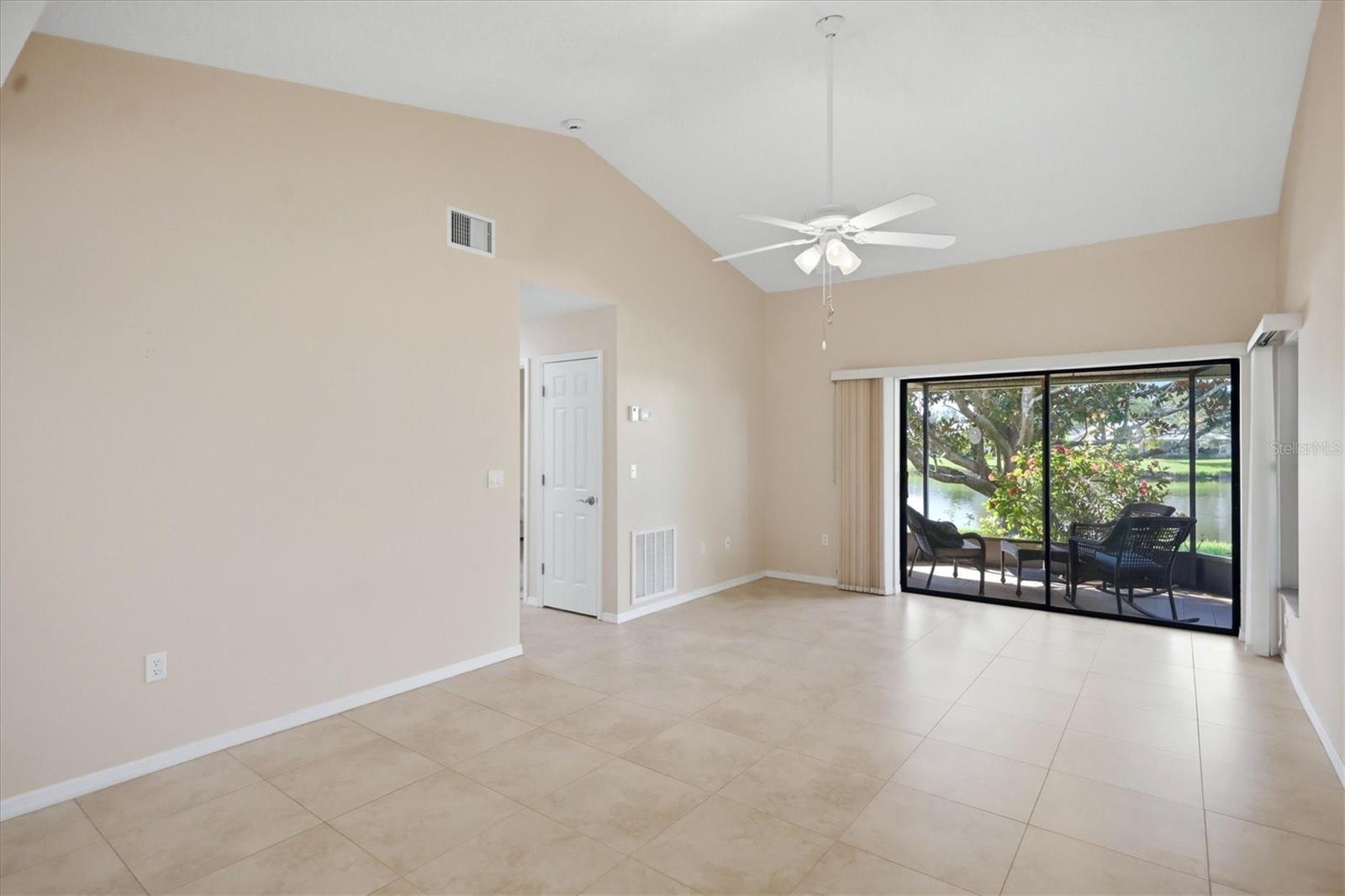 214 Southampton Dr #327 Property Photo 5