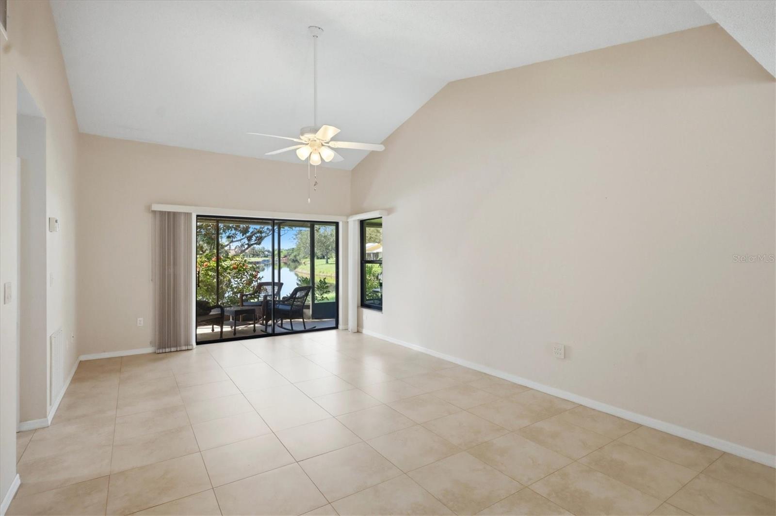 214 Southampton Dr #327 Property Photo 6