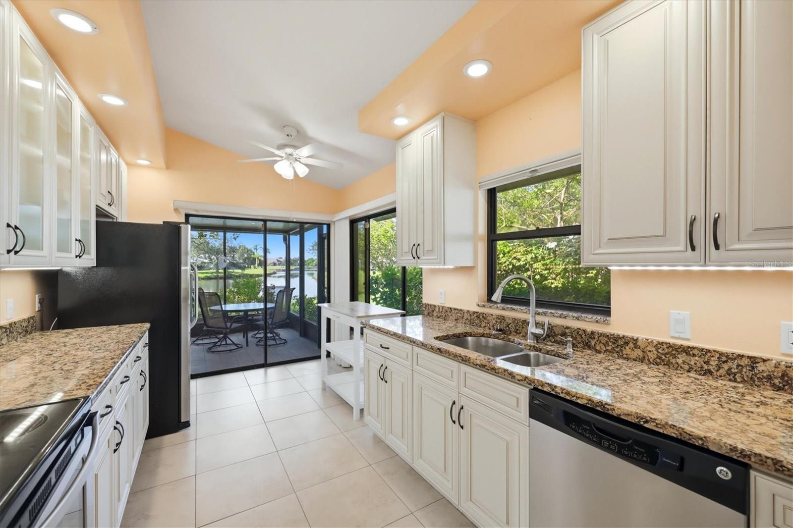 214 Southampton Dr #327 Property Photo 10