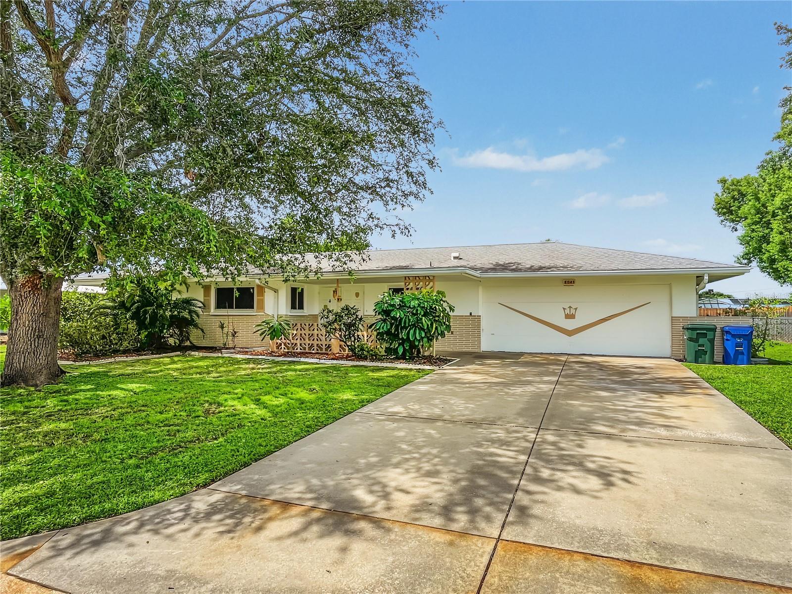 3041 TYRONE LN Property Photo 1