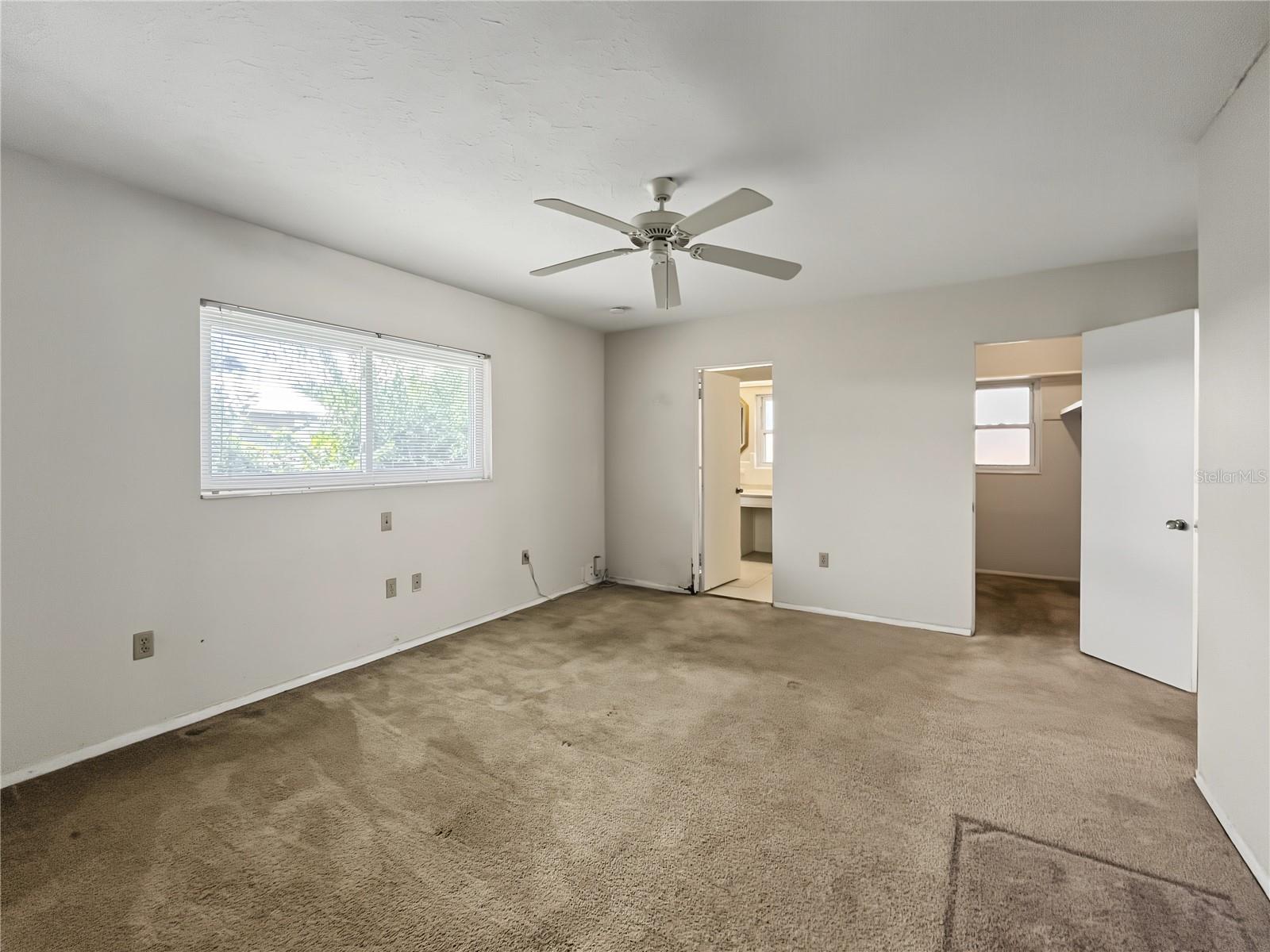 3041 Tyrone Ln Property Photo 8