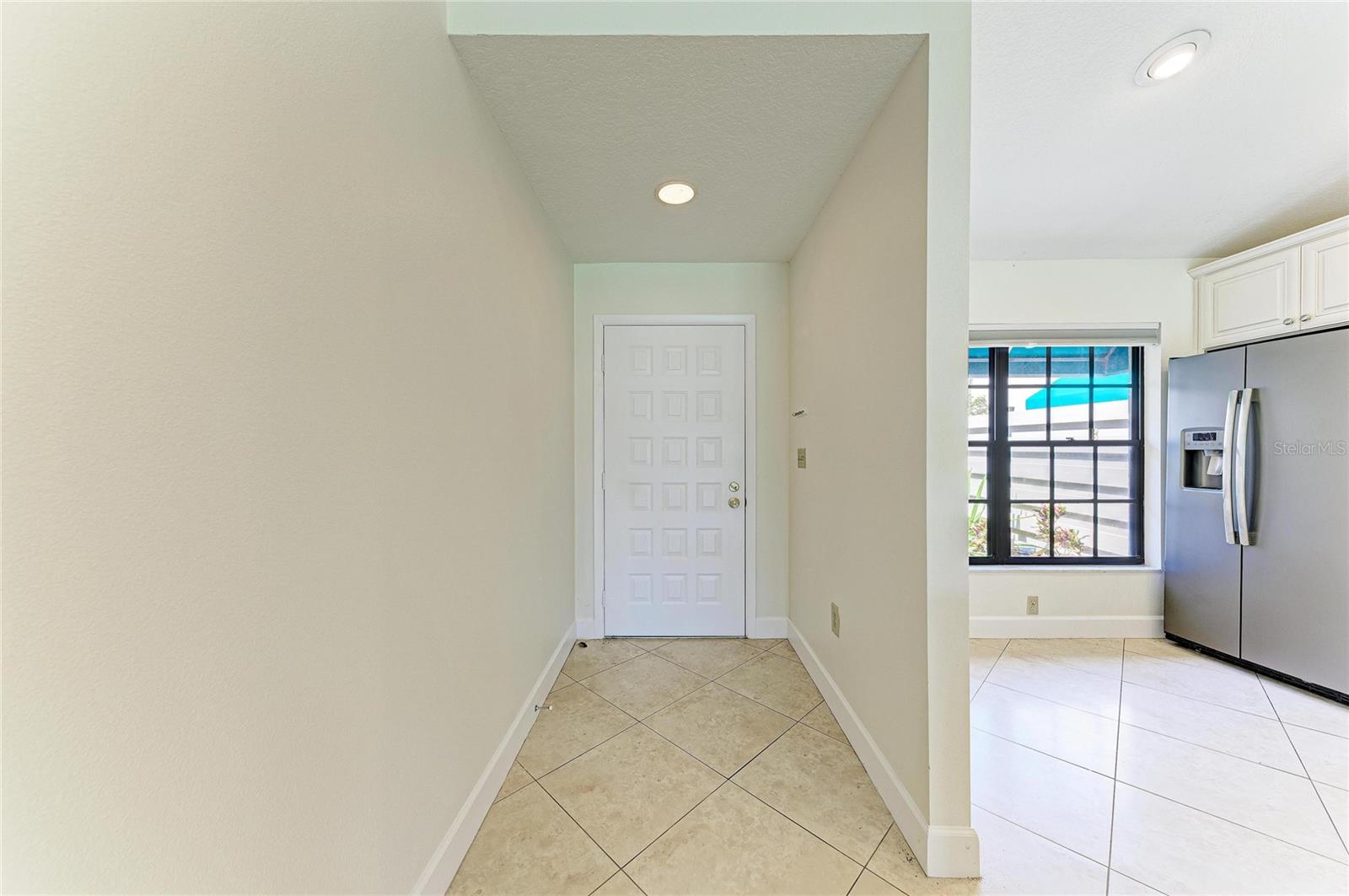 6085 Clubside Dr Property Photo 4