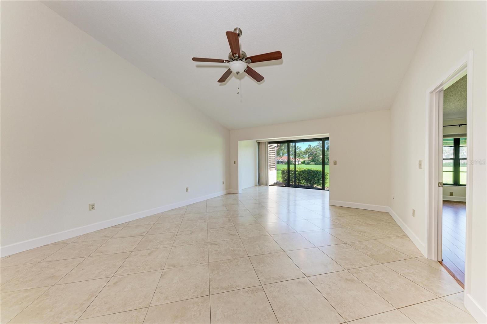 6085 Clubside Dr Property Photo 11