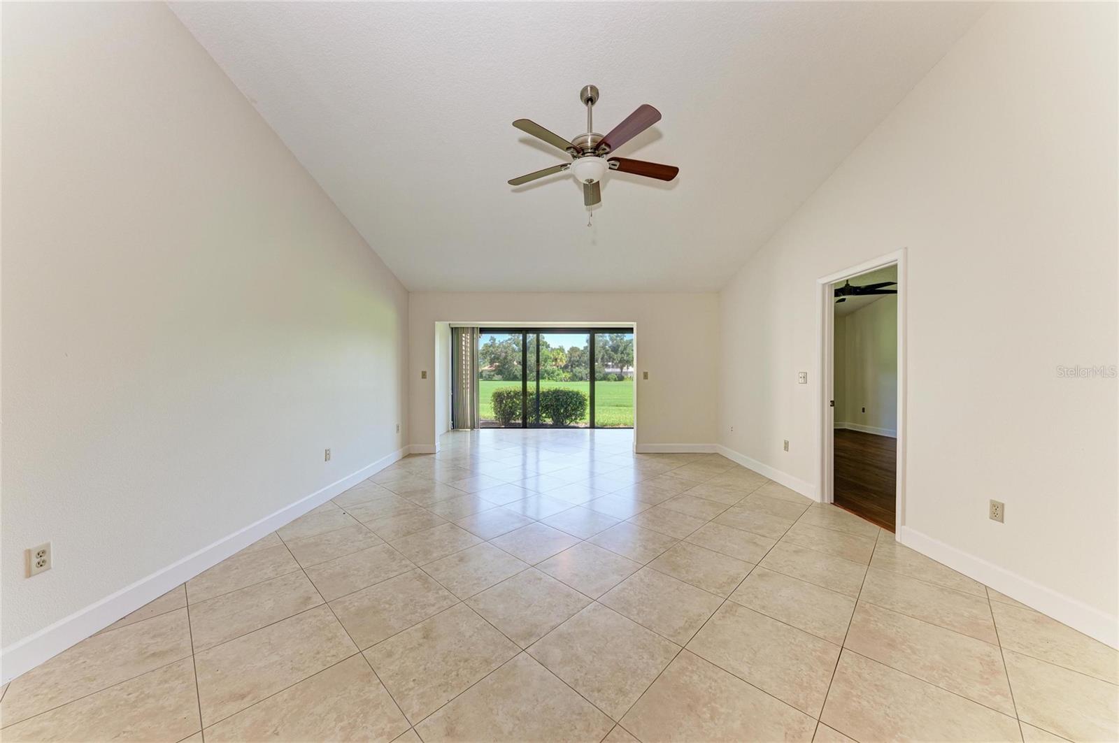 6085 Clubside Dr Property Photo 12