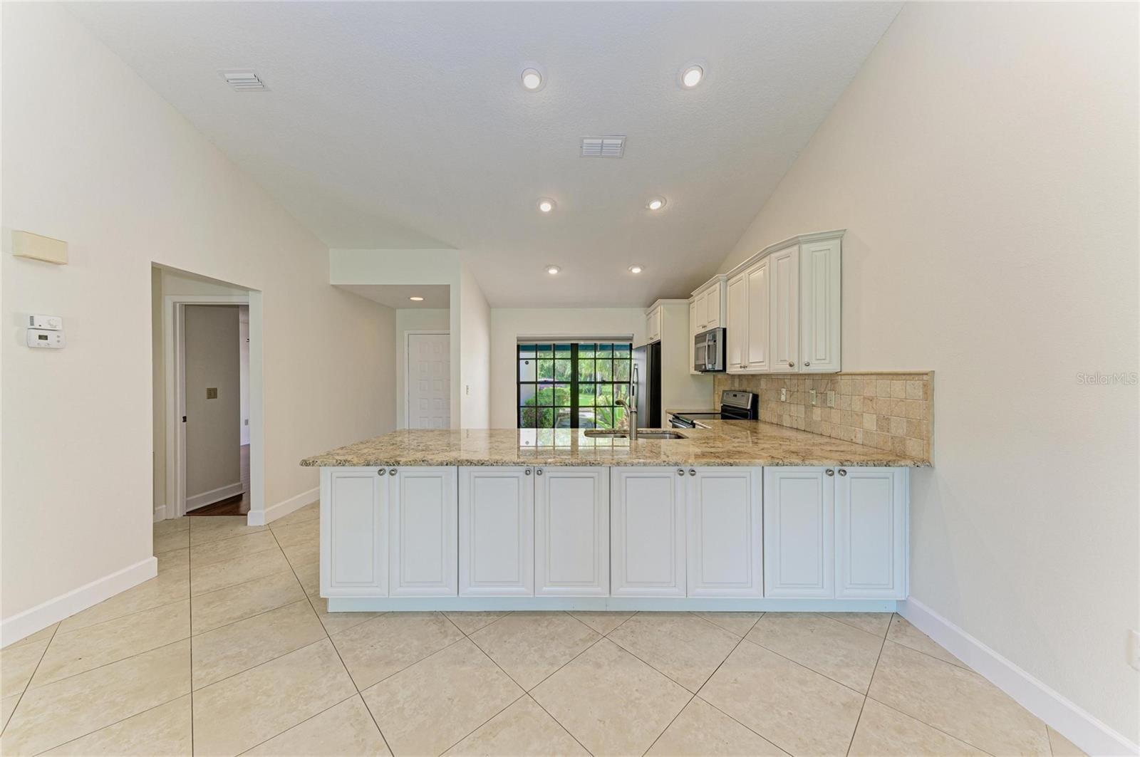 6085 Clubside Dr Property Photo 13