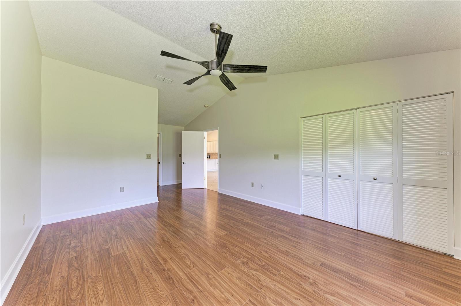 6085 Clubside Dr Property Photo 24