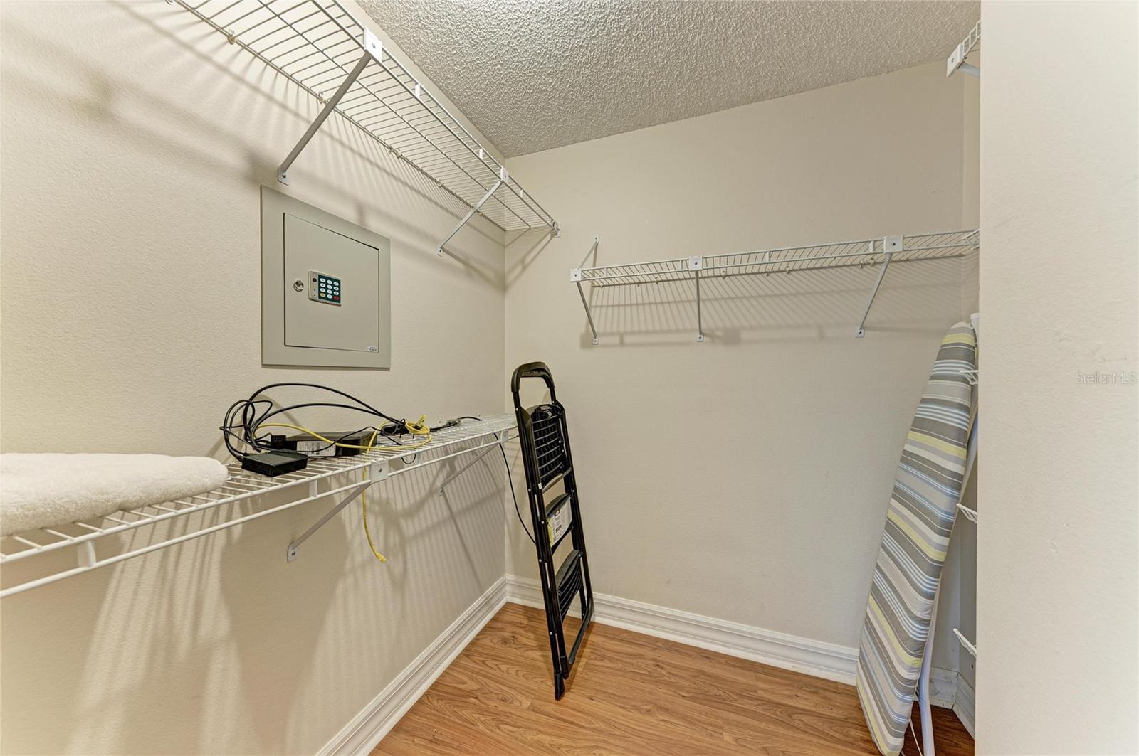 6085 Clubside Dr Property Photo 29
